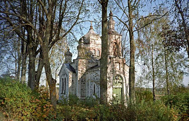 File:Nõo vene õigeusu kirik üldvaade 1998 [Eesti Rahva Muuseum 2646-37_www.muis.ee].jpg